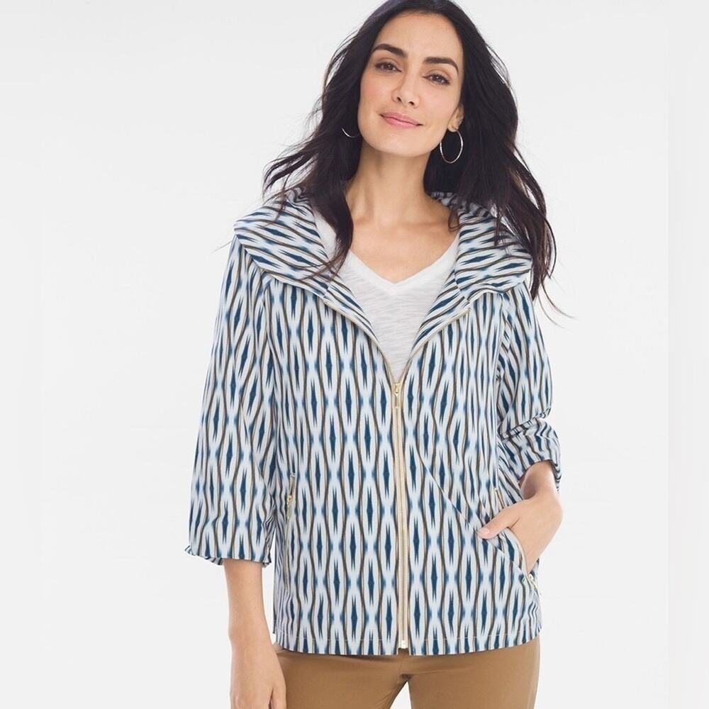 CHICO’S Zenergy Ikat Zip Front Jacket Blue White 3/4 Sleeve Size 1 Medium Travel